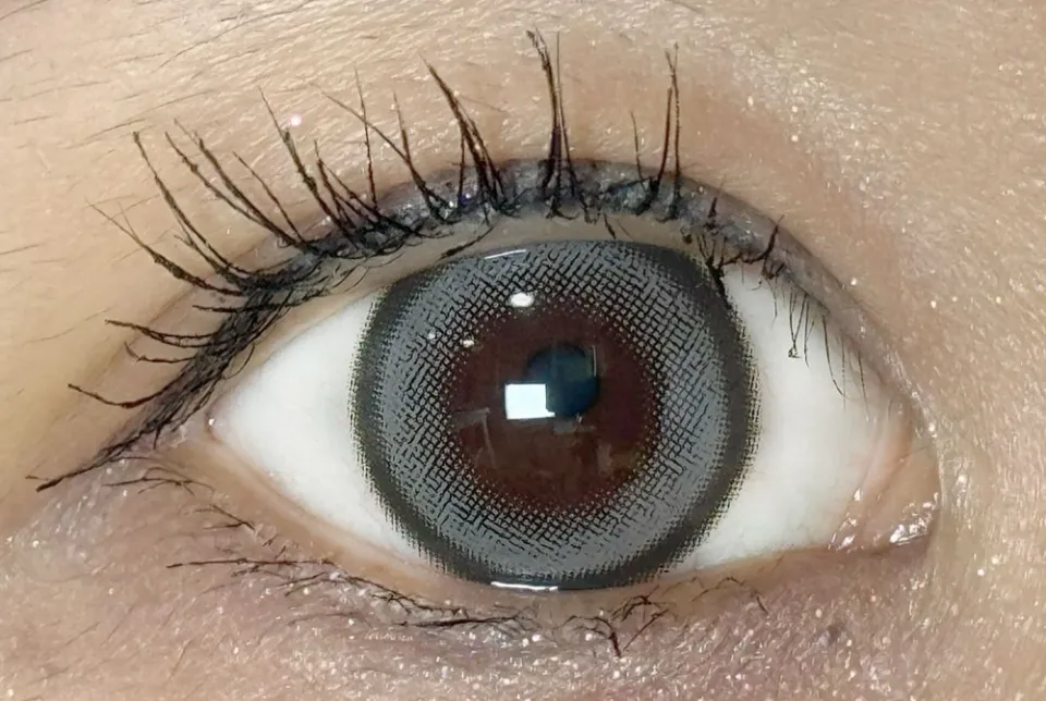 Honey Kiss 원데이 / 원먼스 14.5mm 츄룽캣그레이 렌즈착용이미지