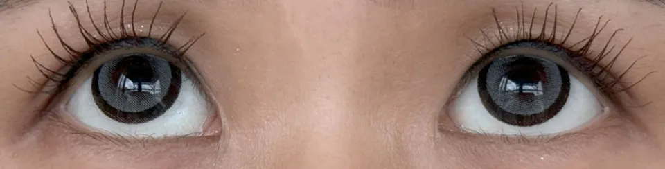 Honey Kiss 원데이 14.5mm 츄룽팝그레이 착용 이미지