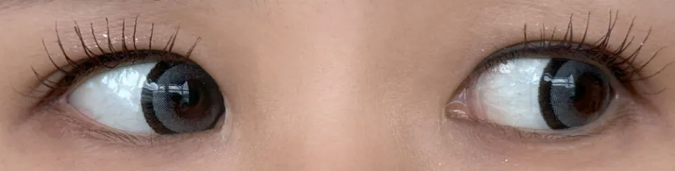 Honey Kiss 원데이 14.5mm 츄룽팝그레이 착용 이미지