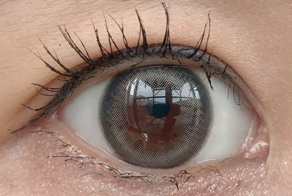 eyestar 아이스타 1day 데이글로우그레이렌즈착용 이미지