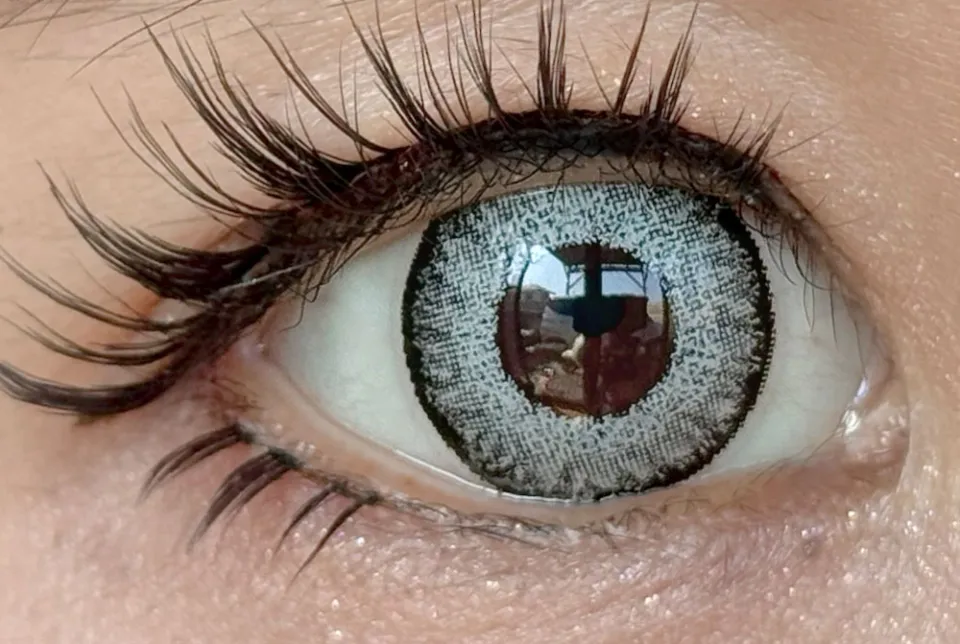 Teamo 티아모 원데이 고발색타입 14.2mm 시엘블루 렌즈착용 이미지