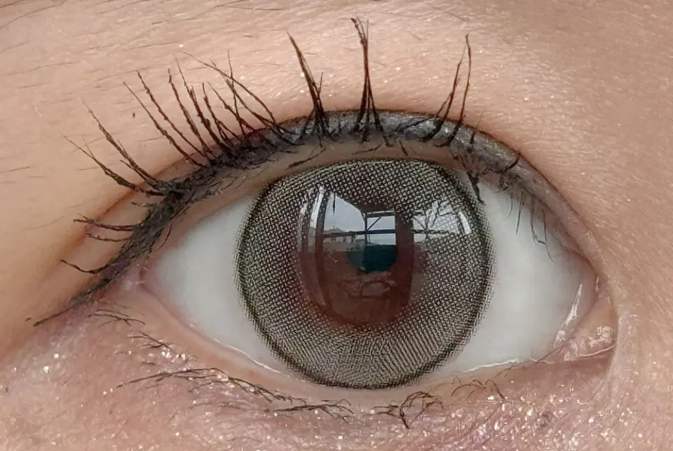 eyestar 아이스타 1day 데이글로우브라운 렌즈착용 이미지