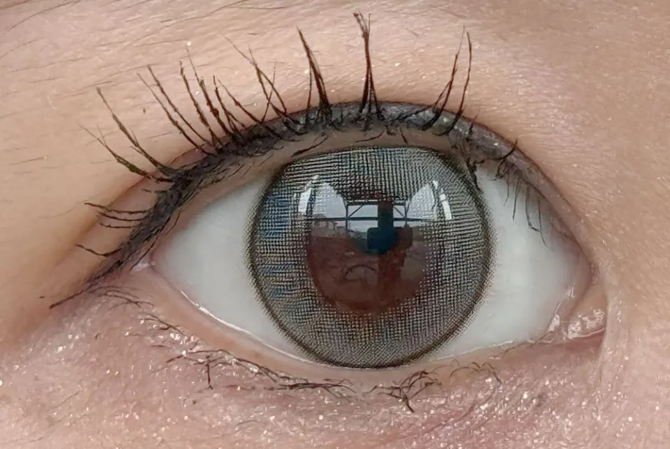 eyestar 아이스타 1day 데이글로우그레이 렌즈착용 이미지